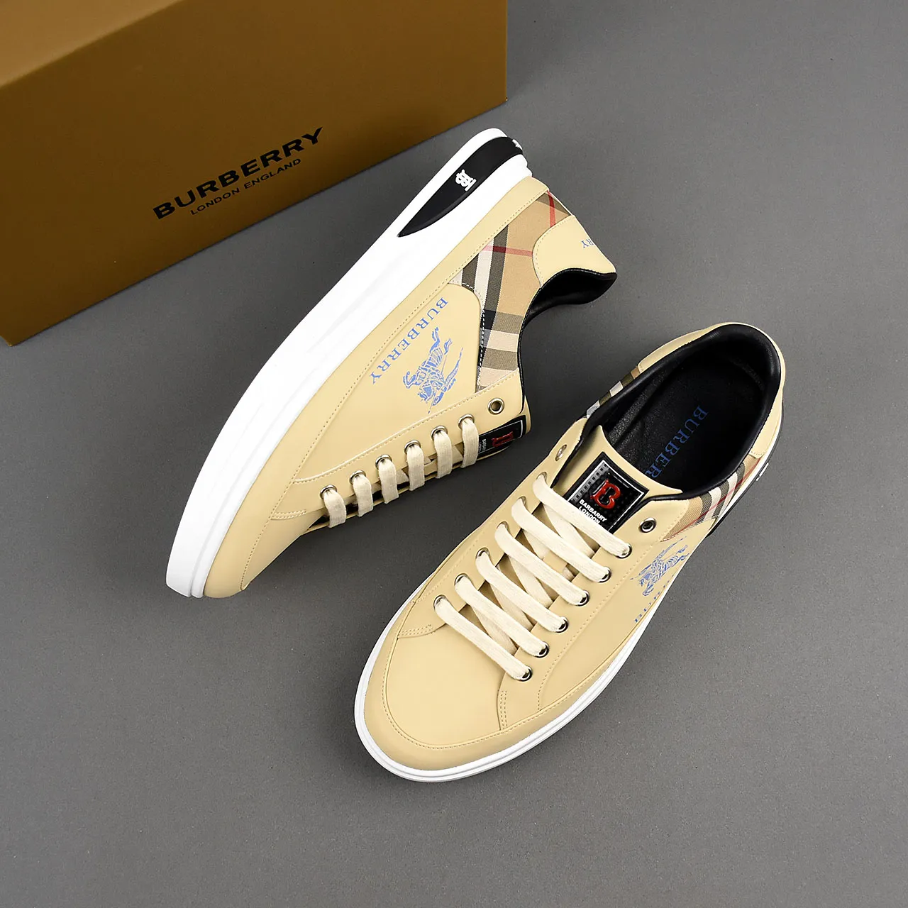 PP400⛳️⛳️⛳️Burberry [Burberry] fashionable sports and casual shoes, the upper is made of first-layer cowhide with plaid material, first-layer pigskin lining, and rubber outsole. Men's size 38-44.